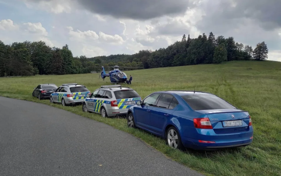 Velká kontrola motorkářů, dohlížel i vrtulník. Policisté odhalili tři desítky přestupků