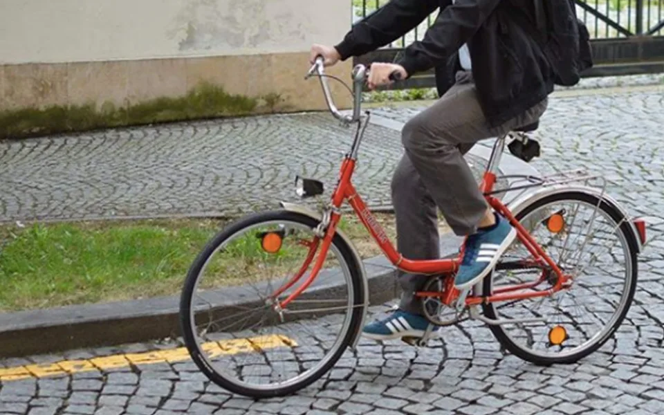 Cyklisty bude nutné od léta 2022 objíždět ve vzdálenosti půldruhého metru