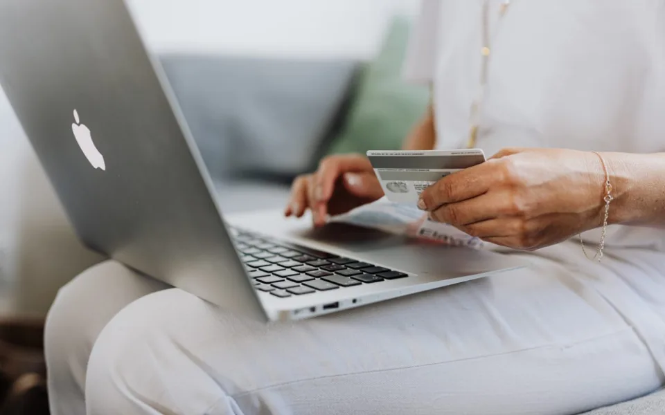 Ode dneška si připlatíme už i za drobné zboží z e-shopů mimo EU