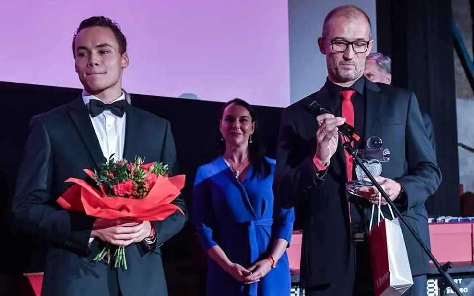 Mr. Kriss okouzlil Sportfilm. Snímek o výtvarníkovi a tanečníkovi Kristiánu Mensovi vyhrál hlavní cenu