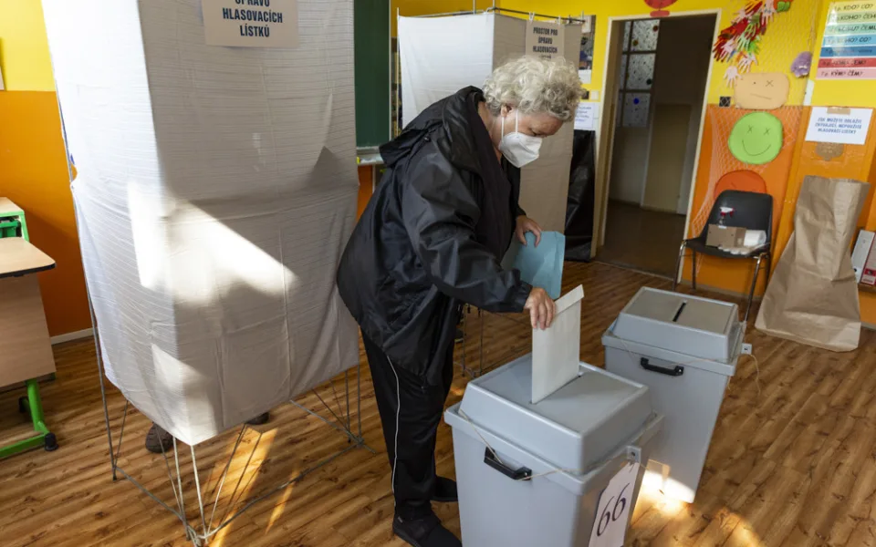 VOLBY 2021: Začíná druhý volební den. Lidé dnes zvolí nové poslance