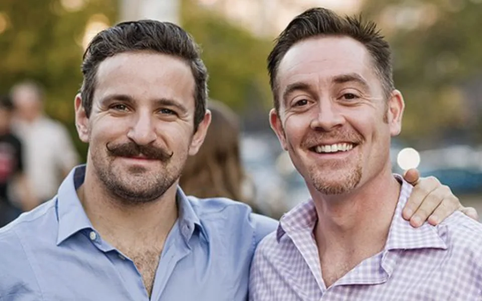 Pánové, začíná Movember. Schovejte holicí strojek a pěstujte knírek