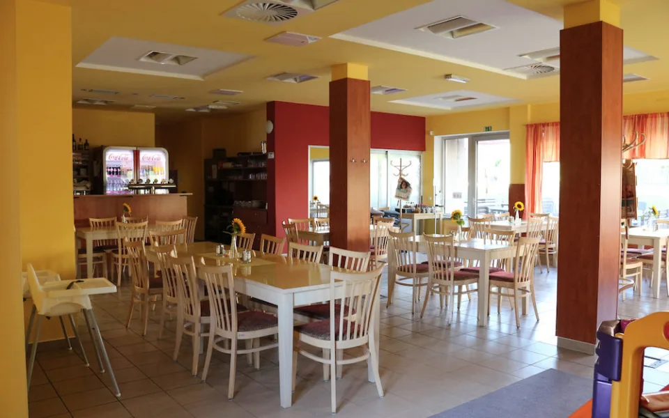 Restauraci hotelu Petra připravil první den kontrol šedesát procent hostů. Lidé jsou vyplašení, říká majitel