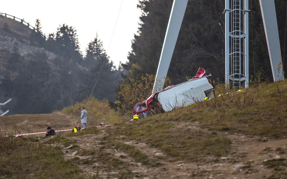Vyšetřování pádu kabiny lanovky na Ještědu. Drážní inspekce chce fotky od turistů