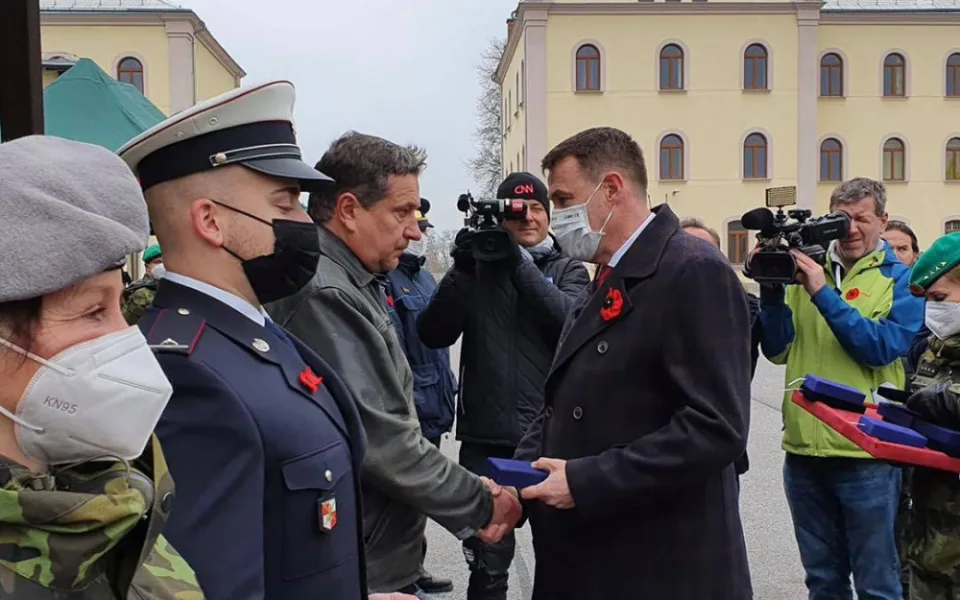 Hejtman Půta ocenil průvodčího, který zastavil lanovku na Ještědu. Neštěstí mohlo mít větší rozměr