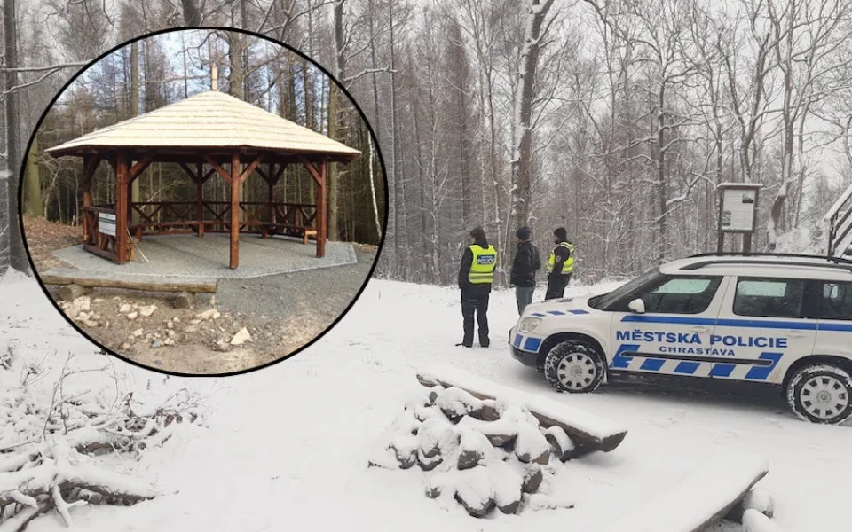Zloději rozebrali a ukradli altán nad Chrastavou, škoda je čtyři sta tisíc