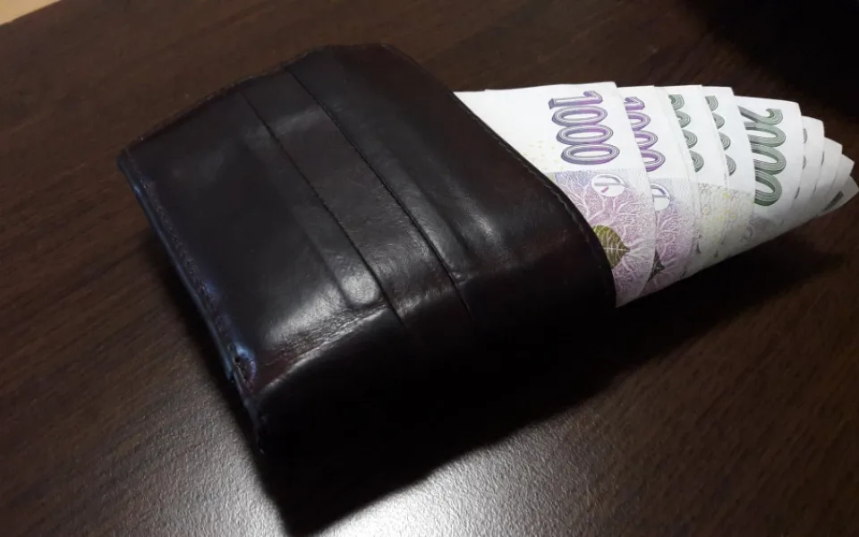 Muž v Hejnicích ztratil peněženku s osmdesáti tisíci. Poctivý nálezce ji vrátil