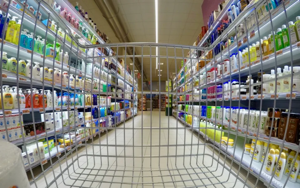 Obchody před Vánoci prodlužují otevírací dobu. Otevřeno bude ještě na Štědrý den dopoledne