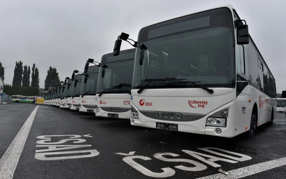 Problémy na Českolipsku, kvůli covidu chybí řidiči autobusů. Některé linky ráno nevyjely