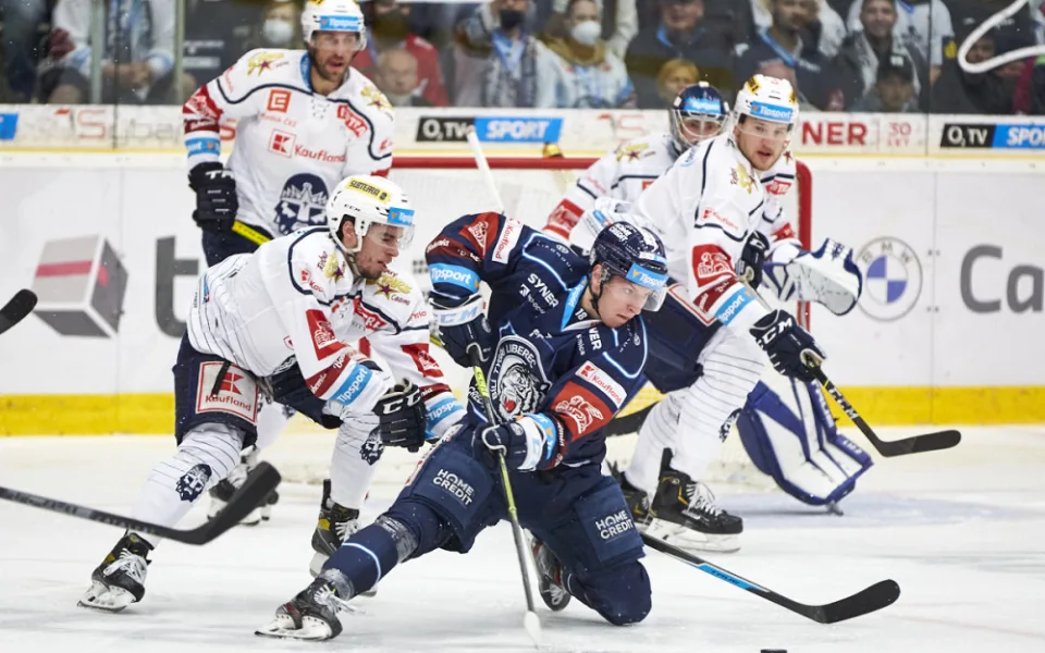 Tygři vítězí v předvánočním utkání. Kladno porazili 3:2