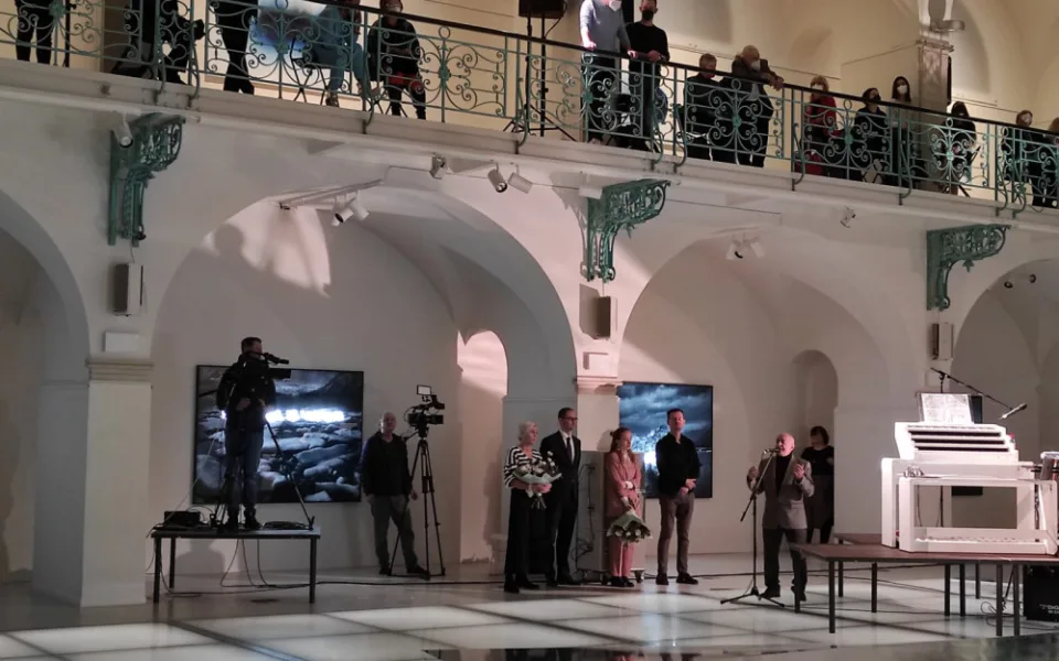 Ředitel galerie Pavel Hlubuček zůstává. Organizaci povede minimálně do konce roku