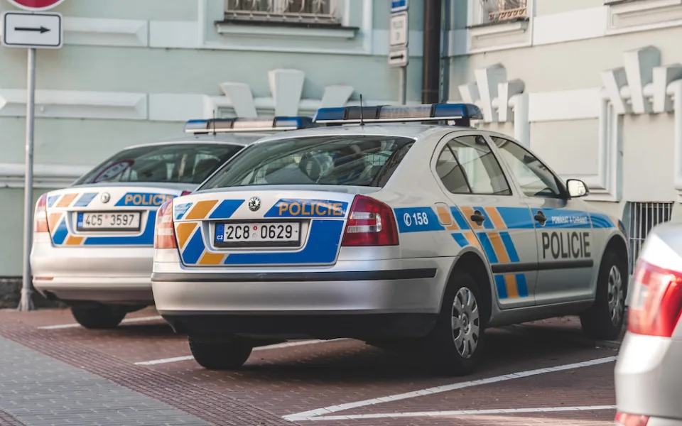 Řidiči volají policii k nehodám často zbytečně, tvrdí pojišťovny