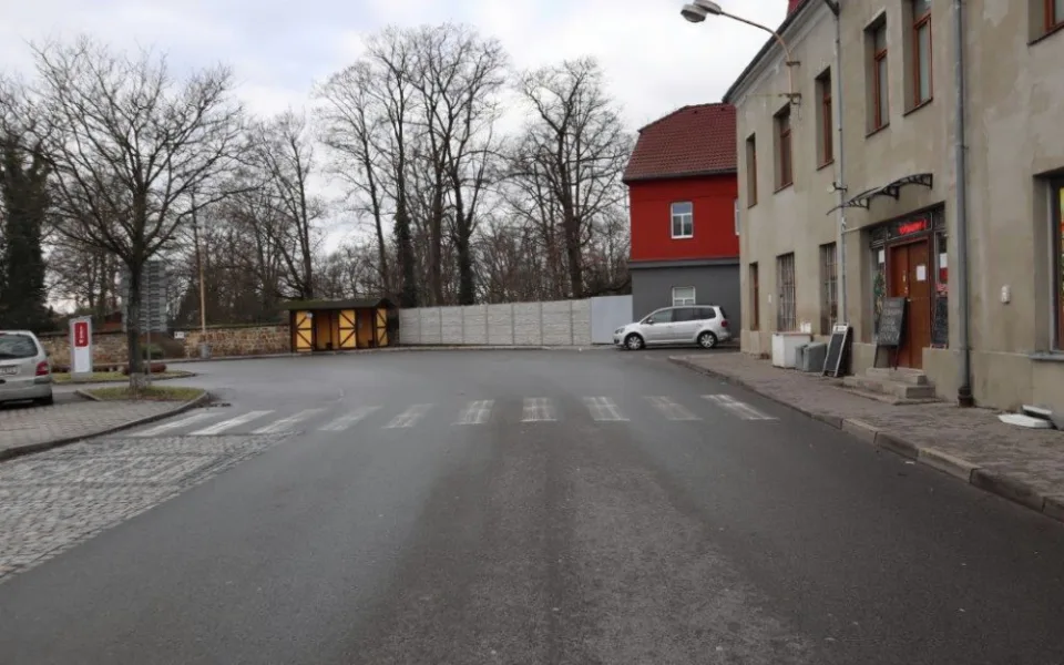 Měl srazit chodce a ujet. Řidič srážku odmítá