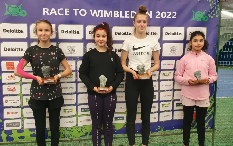 Série turnajů mladých tenisových nadějí Race to Wimbledon je ve své polovině