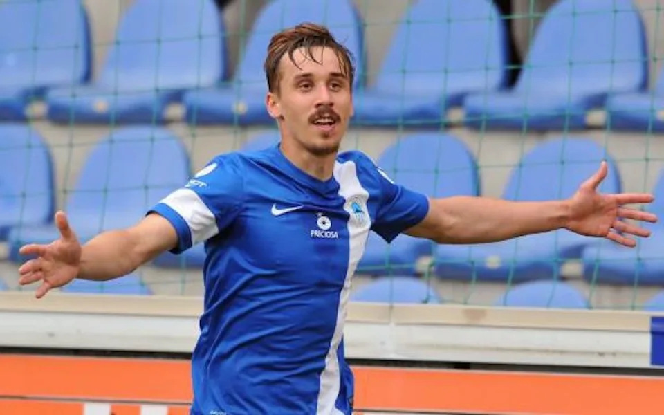 Fotbalový Memoriál Josefa Šurala pro kategorii U17. Finálový turnaj se hraje v neděli na umělce v Doubí