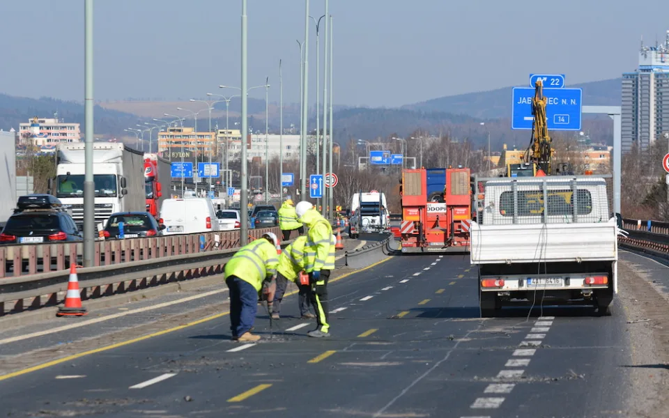 Rekonstrukce mostů na průtahu Libercem začala. Omezení potrvají rok a půl