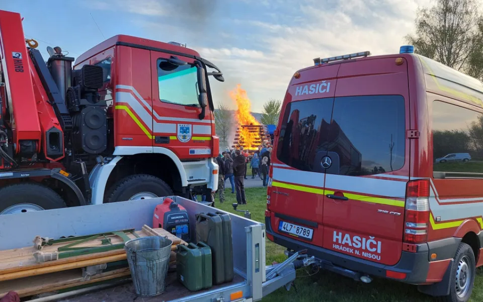 Klidná noc. Hasiči kvůli čarodějnicím v Libereckém kraji neřešili jediný požár