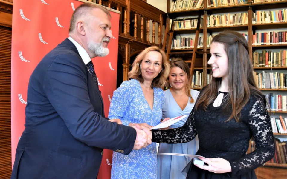 Studenti z Libereckého kraje převzali Cenu vévody z Edinburghu. Za dobrovolnictví i sport