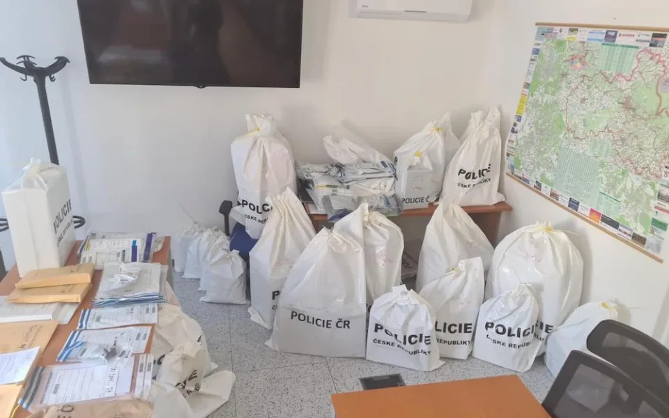 Kauza jablonecké autoškoly. Uplácející žadatelé o řidičské oprávnění přijdou