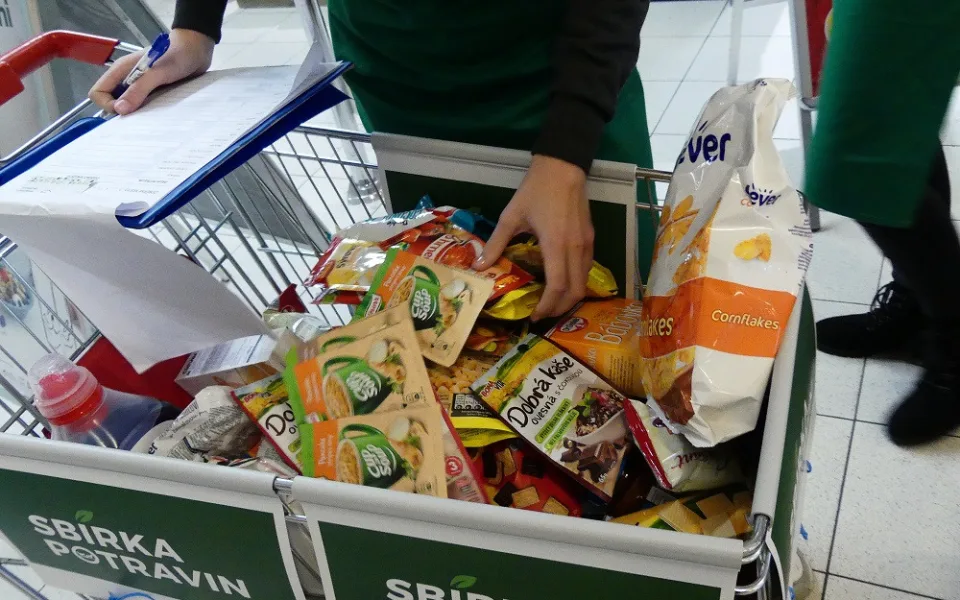 Liberecká potravinová banka už letos rozdělila víc zboží než za celý rok. Omezuje pomoc uprchlíkům