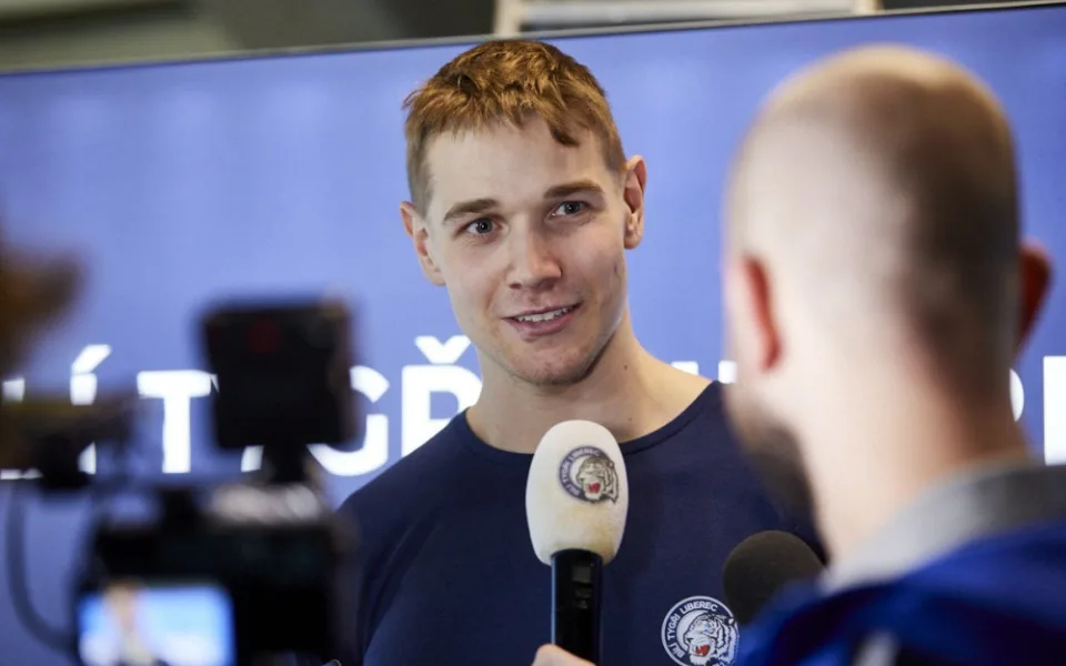 Tygry opouští Klapka. Podepsal nováčkovský kontrakt v NHL s Calgary