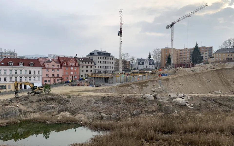 Na Perštýně roste 500 bytů