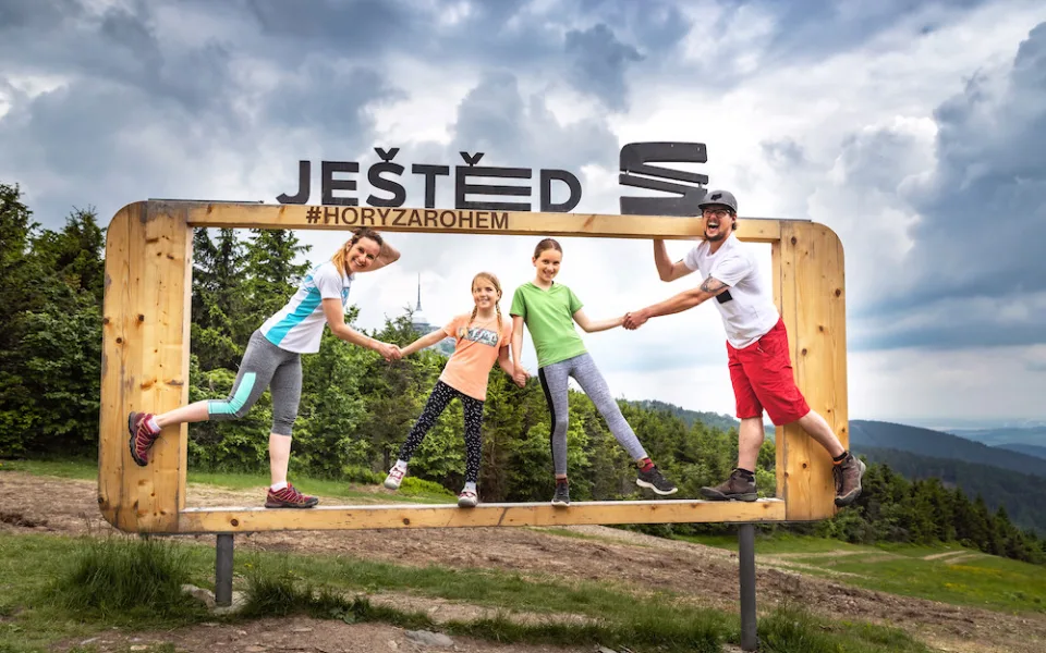 Skiareál Ještěd zahájí letní sezónu bohatým programem pro dospělé i děti