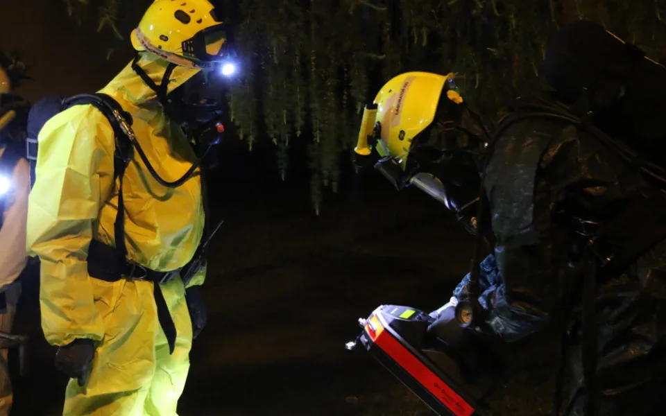 Znalec by měl zjistit, k čemu chemikálie v evakuovaném domě v Jablonci sloužily