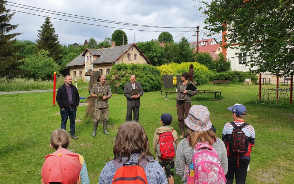 Myslivecký spolek z Hodkovic nad Mohelkou seznamuje děti s přírodou a myslivostí. Podpořil jej kraj