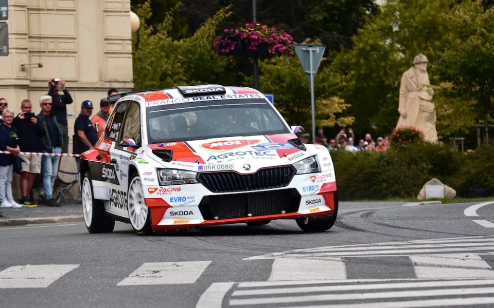 Bohemia Rally podesáté vyhrál Jan Kopecký. Boj do posledního kilometru, řekl vítěz