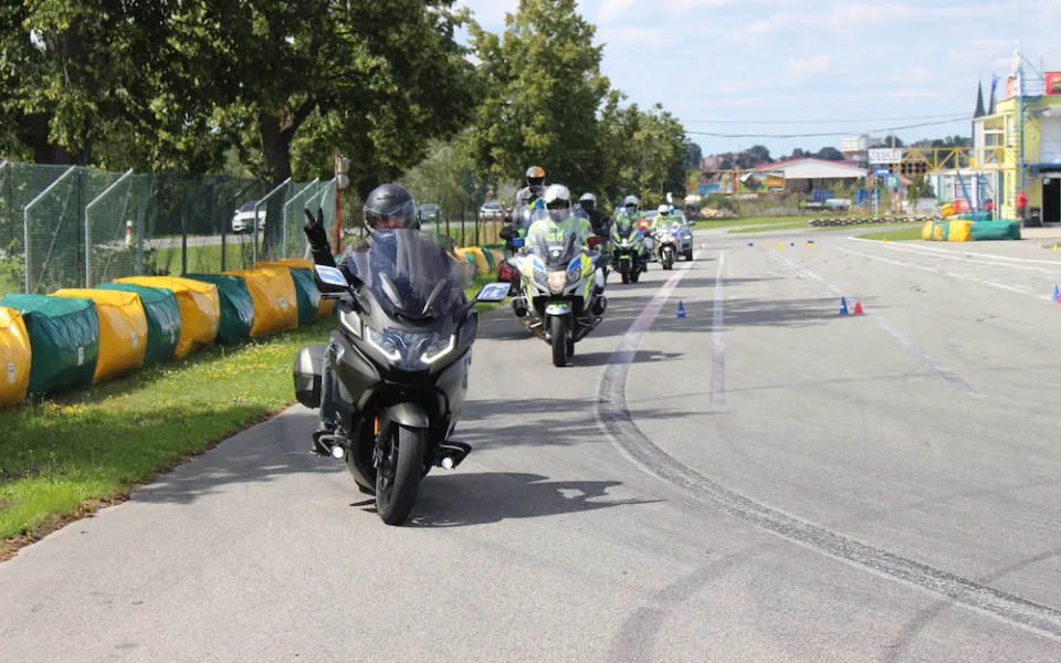 Policisté zvou motocyklisty na kurzy bezpečné jízdy pro motocyklisty