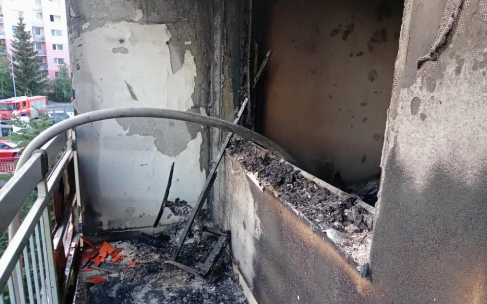 Po úterním požáru domu seniorů v Jablonci nad Nisou zůstaly tři zničené byty