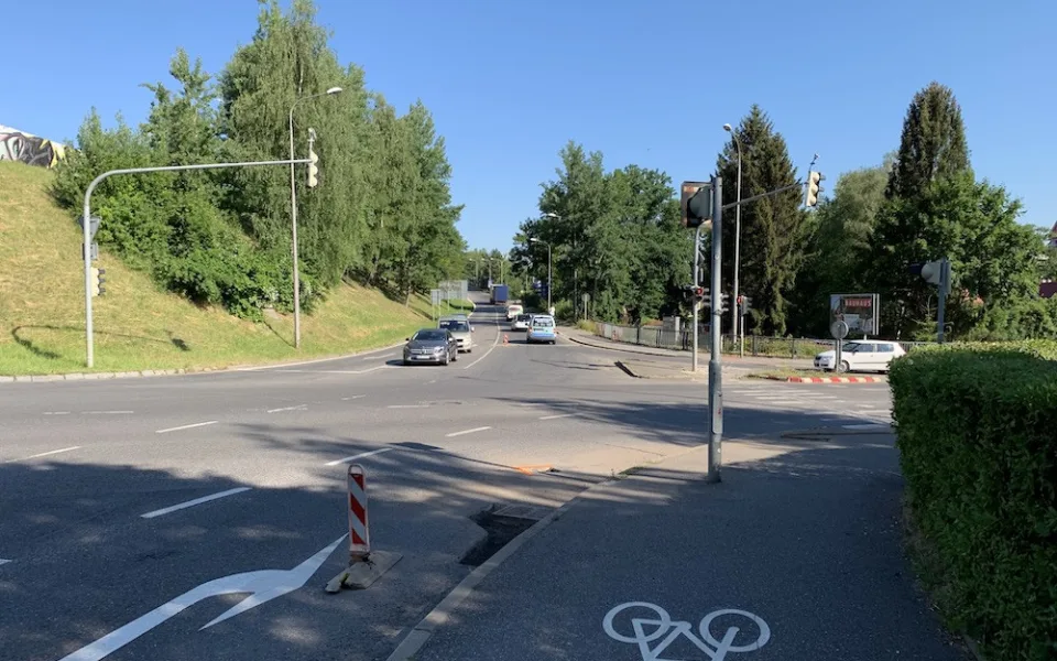 Město nakonec našlo firmu, která upraví vytíženou křižovatku. Hotovo má být do konce roku