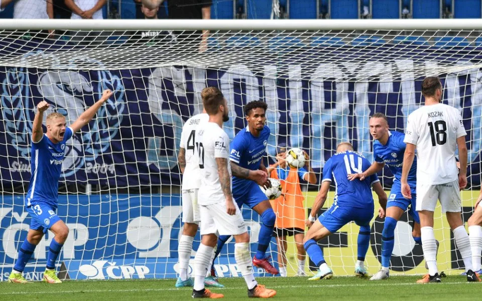 Loni byl poslední, teď Slovan bojuje o čelo tabulky. Jsme nohama na zemi, hlásí kapitán Gebre Selassie