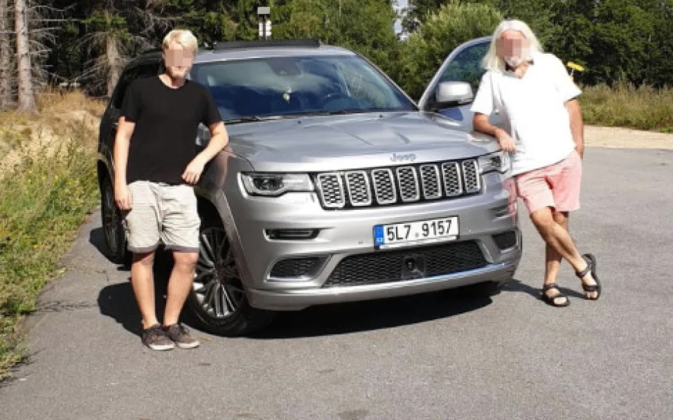 Někdo odcizil v Liberci jeep za dva miliony. Zmizel z Gagarinovy ulice