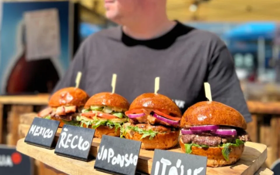 Burger Festival veze do Liberce víc jak tunu hovězího, bude se i flambovat na whisky