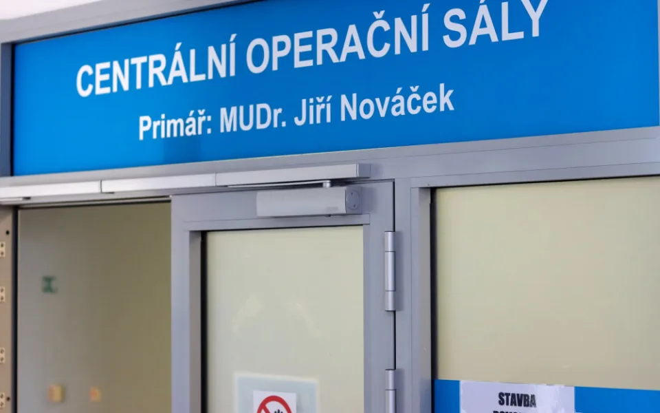 Část rekonstrukce pavilonu chirurgie v liberecké nemocnici je dokončena. Operační sály zprovozní začátkem roku