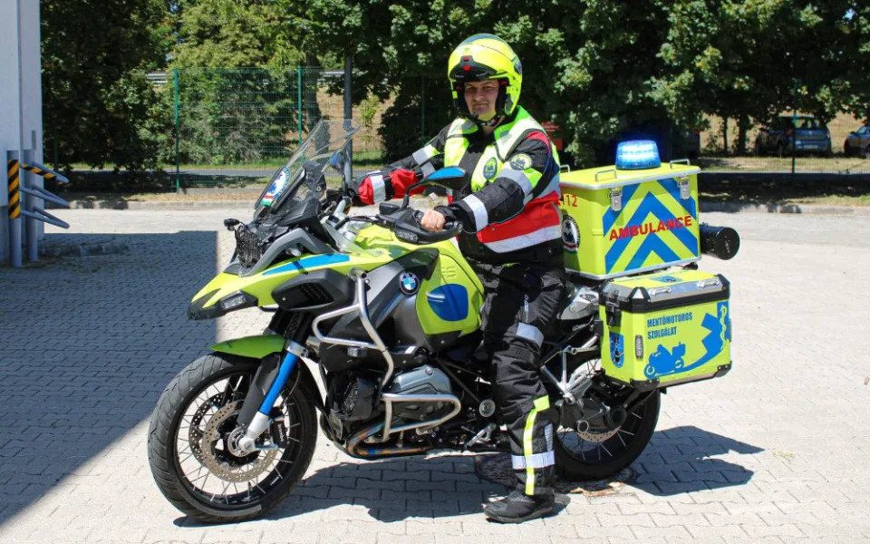 Na motorce veze Tomáš kolem 50 kilogramů výbavy. Foto: archiv Tomáše Dudicha