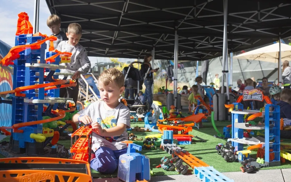 Sobotní jízda s angličáky. Nákupní centrum Géčko přivítá sraz fanoušků Hot Wheels