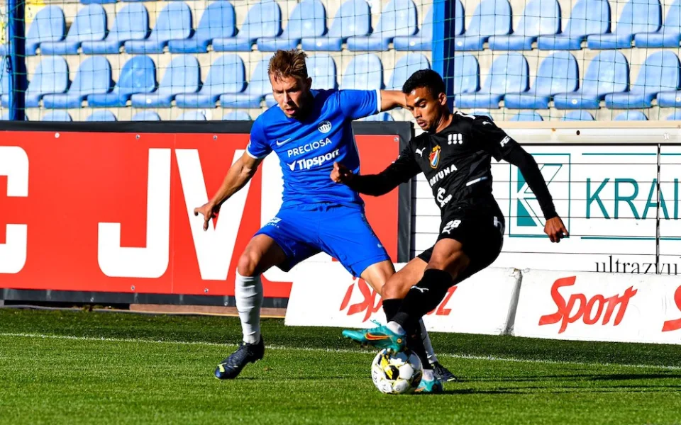 Slovan ustál dlouhé oslabení. S Baníkem remizoval 0:0
