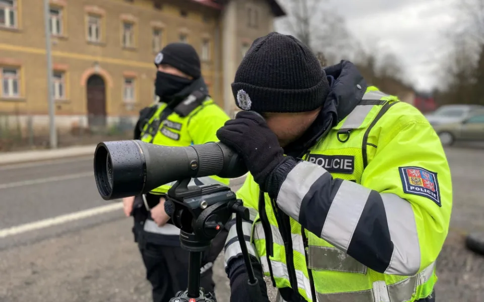 Policisté kontrolovali řidiče, třetina z nich se dopustila přestupku. Mnoho řidičů se za volantem nepřipoutá