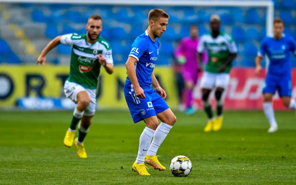 Derby ovládl Slovan. Po brankách Rabušice a van Burena vyhrál 2:0