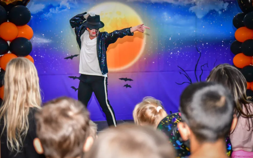 PRÁZDNINY PODLE DRBNY: Halloweenské party, strašidelná zoo i přehlídka designu