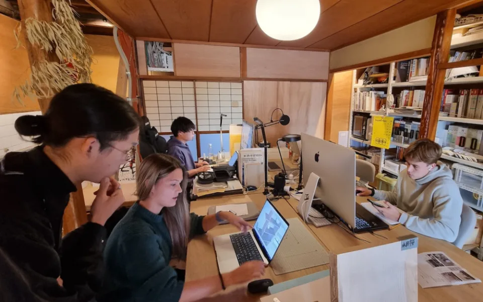 Na Erasmus do Indie nebo Japonska. Na stážích studenti zažijí reálné zaměstnání
