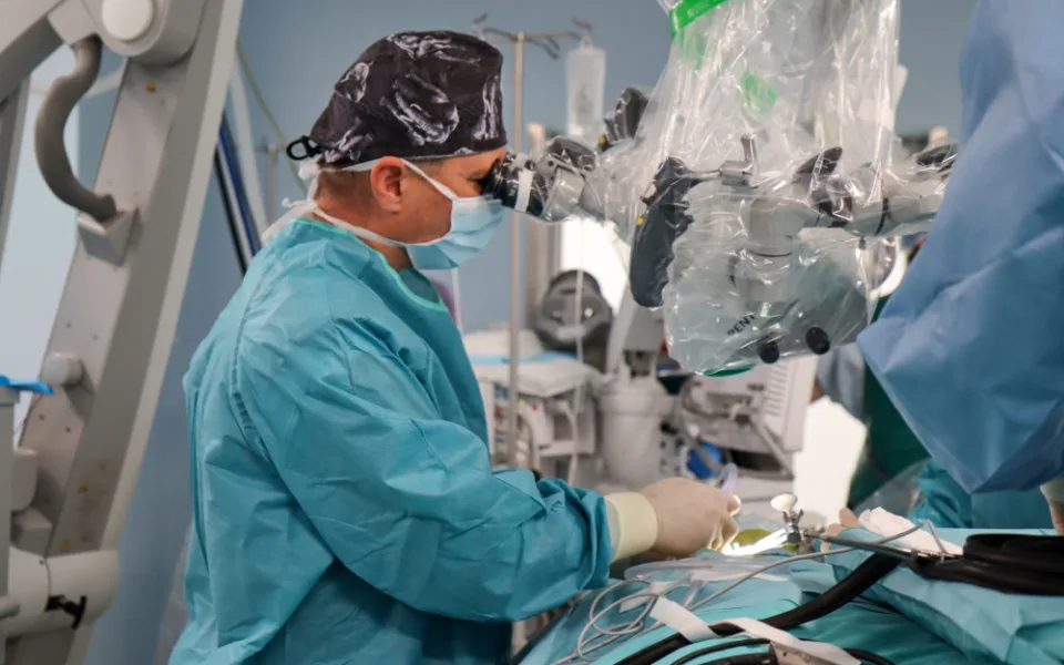 Lékařům v liberecké nemocnici pomáhá 3D tisk. Mohou navrhovat implantáty, tisknout kosti i nádory