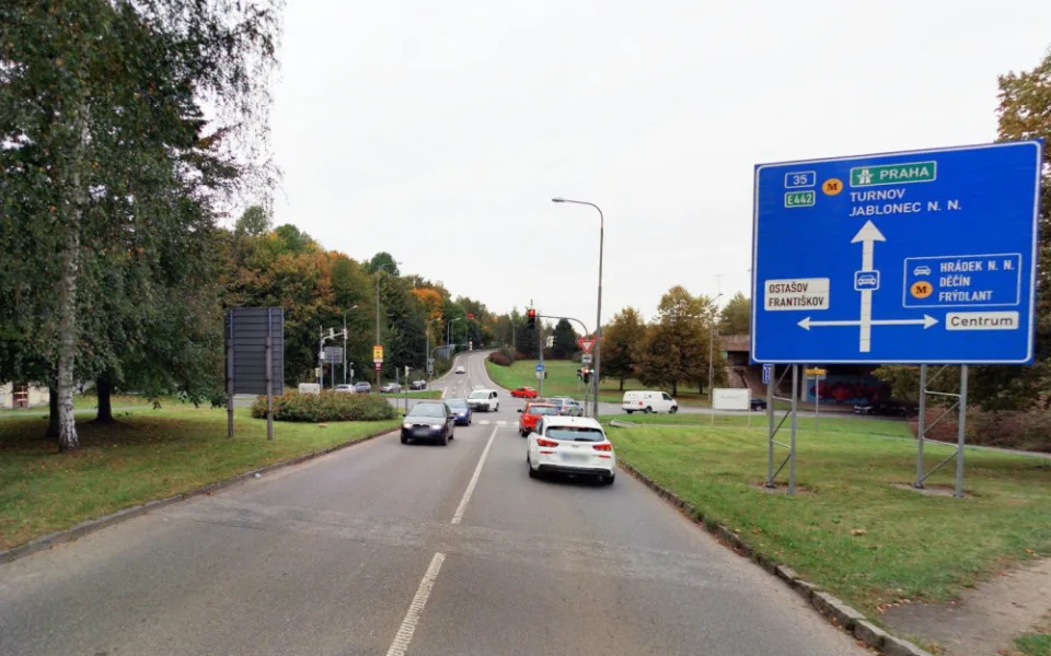 Frekventovaná dvojitá křižovatka v Liberci bude čtyři dny zcela neprůjezdná