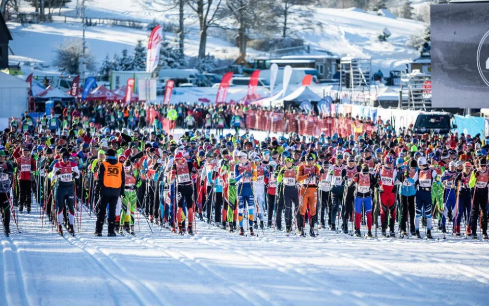 Jizerské 50 se zúčastní i ruští a běloruští občané, kteří jsou proti válce. Startovné pomůže Ukrajině