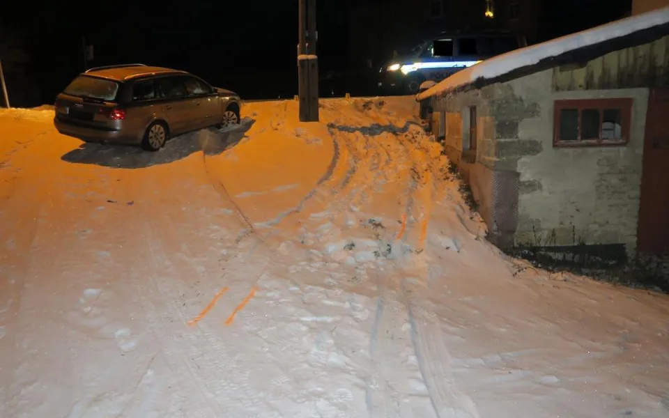 Řidič v Alšovicích boural na letních pneumatikách, poté nadýchal alkohol