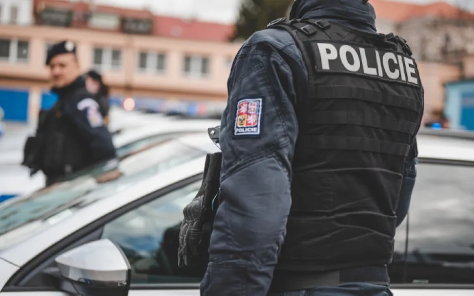 Důvěřivost se nevyplatila dvěma mužům na Jablonecku. Žena si od nich vypůjčila desetitisíce