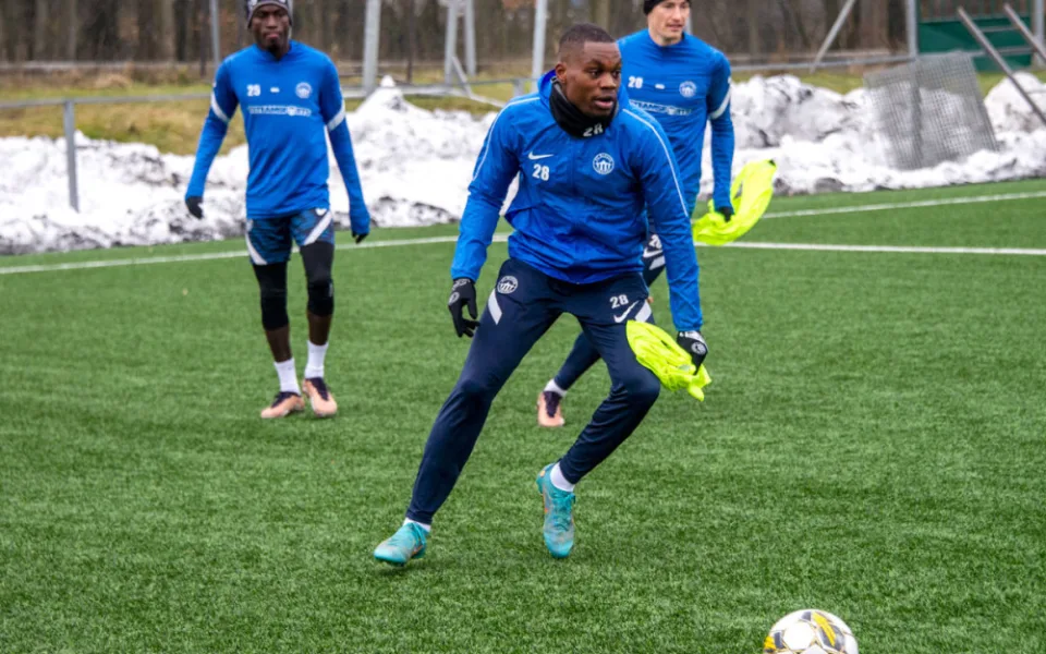 Slovan reaguje na zranění Višinského a Fukaly. Z Baníku přichází na hostování Ndefe
